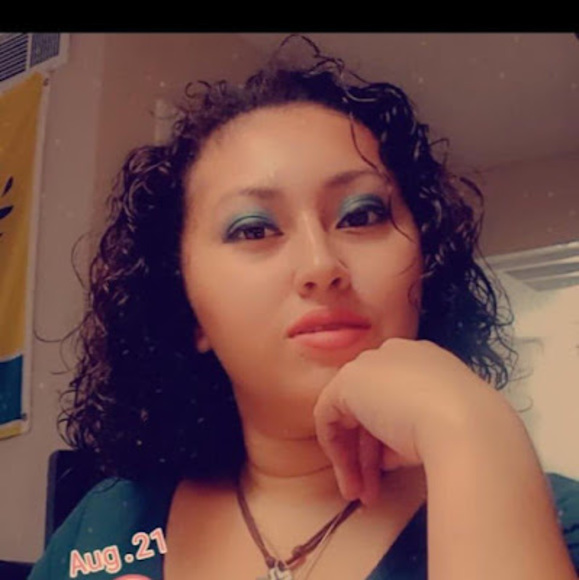 Meet your Posher, Alondra - Picture 1 of 1